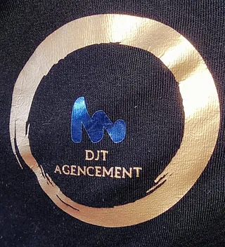 DJT AGENCEMENT logo